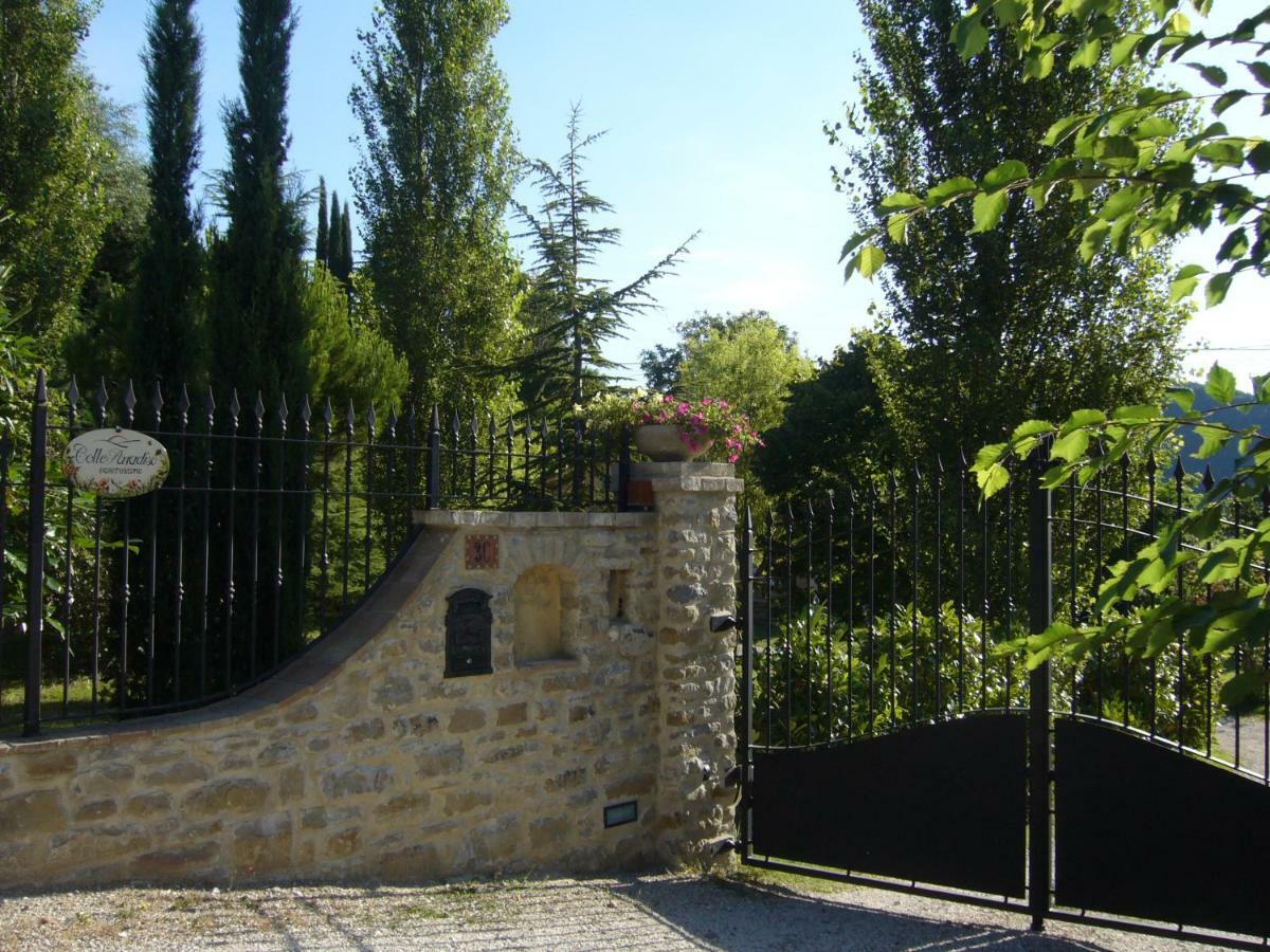 Отель Colleparadiso Ассизи Экстерьер фото